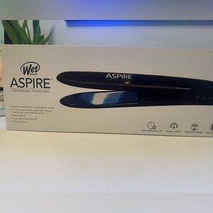 Aspire Sleek Black Hair Straightener
